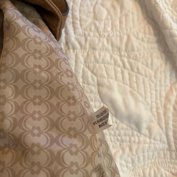 Really cute bucket purse great shape! - Picture 4 of 9